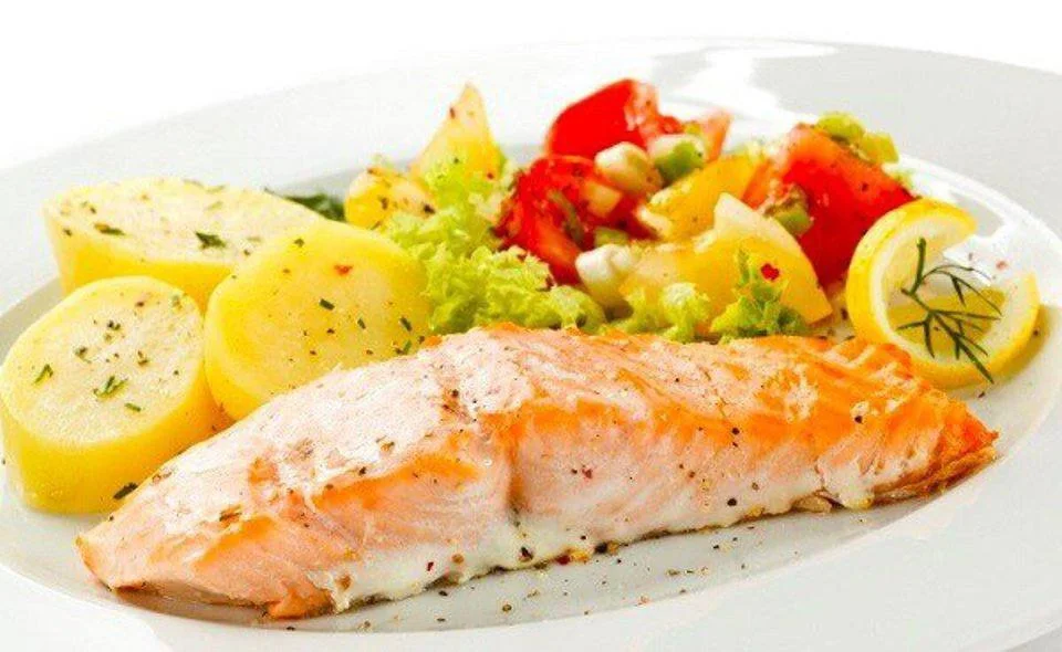 Стейк из лосося на пару