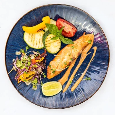 Лосось с соусом из маракуйи