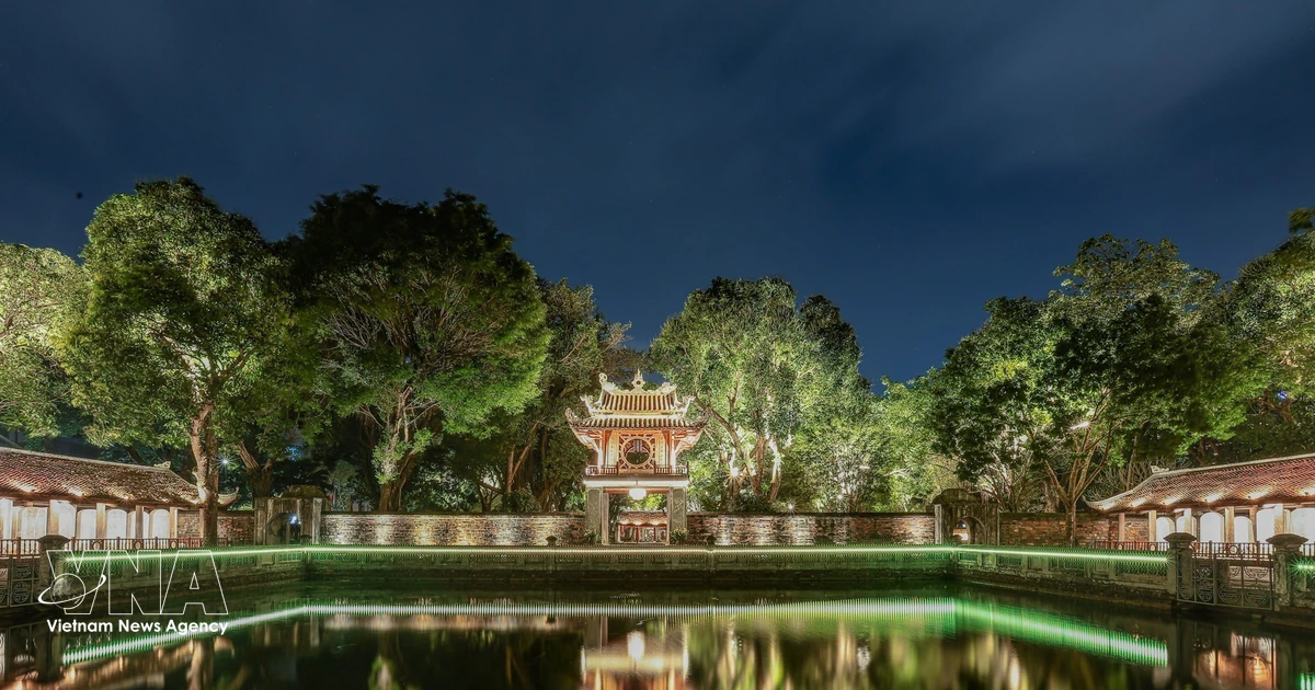 Ночная экскурсия по Храму литературы оживает благодаря цифровым технологиям