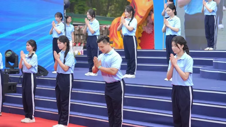 Массовые оздоровительные упражнения на благо здоровья общества