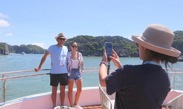 Запущен морской маршрут, соединяющий бухты Халонг и Ланха