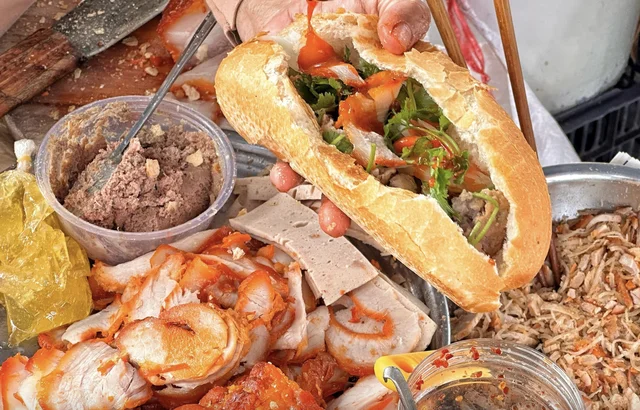 Вьетнамский бань-ми: от булочки за 5 000 донгов до заведения, отмеченного гидом Michelin