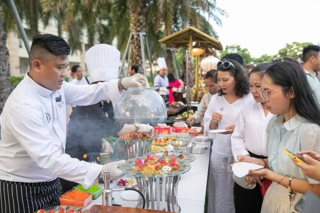 Данангский гастрономический тур 2026: Превращение кухни провинции Куанг в уникальный туристический продукт
